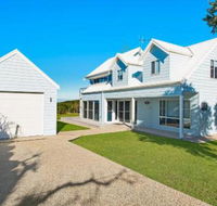 Middle Rock Beach House Beach Front Lake Cathie - Tourism TAS