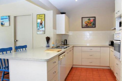 BEACHSIDE VILLA 2 - Tourism TAS 2