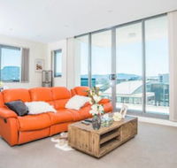 Spacious Central Apartment Walking Distance To Beach - Hobart Tourism