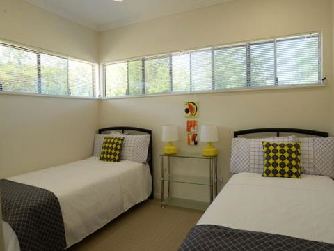 LANDSCAPE At PALM COVE - Tourism TAS 3