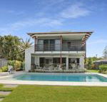 WATERFRONT HOME BORDERING MOOLOOLABA - Tourism TAS