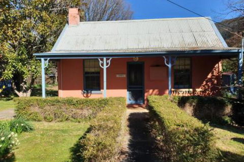 Redruth 2 Bedroom Cottage Situated In Wandiligong - Tourism TAS 0