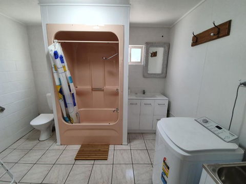 1 Spectrum Street Rainbow Beach Close To Shops & Main Beach - Hobart Tourism 3