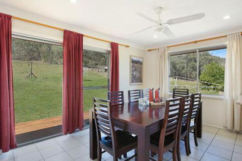 Rosa Estate In Broke Two 3br House In Walking Distance To Cellar Doors - Hobart Tourism 2
