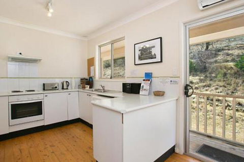 Rosa Estate In Broke Two 3br House In Walking Distance To Cellar Doors - Hobart Tourism 4