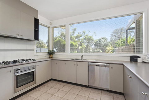 CAPELS REST CAPEL SOUND - Hobart Tourism 3