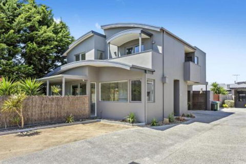 CAPELS REST CAPEL SOUND - Hobart Tourism 0