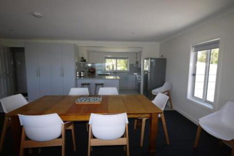 Umtali Beach House - Tourism TAS 7