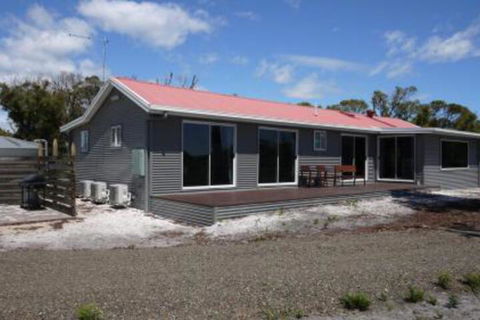 Umtali Beach House - Tourism TAS 3