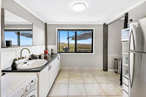Eagles Loft - Hobart Tourism 5