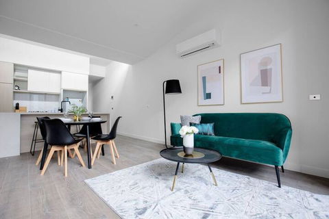 Taste Of Art! Stunning Townhouse Stayatmoonee Ponds - Tourism TAS 1