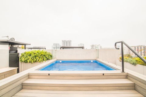 Inner City Penthouse With Private Rooftop - Tourism TAS 1