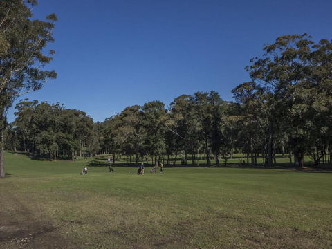Championship Golf Course On Your Back Door - Hobart Tourism 2