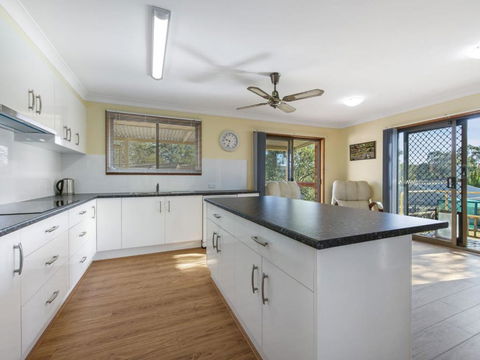 Buckland St. 29 Mollymook - Hobart Tourism 1