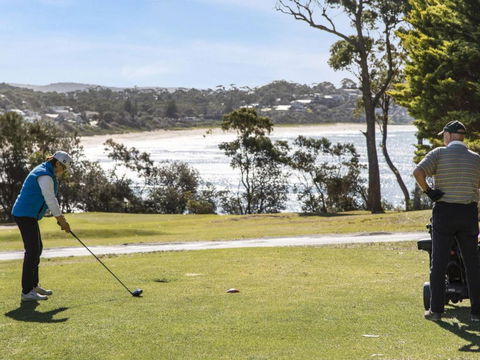 Buckland St. 29 Mollymook - Hobart Tourism 3