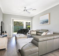 Wowly Waters Pet Friendly 1 Min Walk to Beach