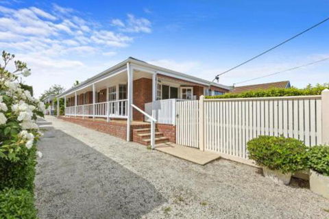 YIN YANG MOUNT ELIZA - Tourism TAS 6