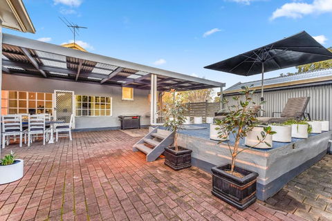The Jazz B & B - Hobart Tourism 6