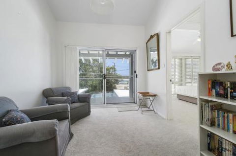 The Lake House With Swimming Pool - Hobart Tourism 5