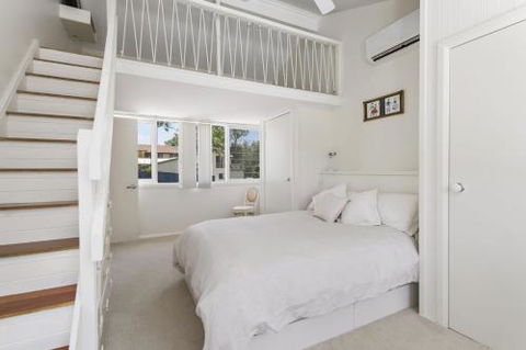 The Lake House With Swimming Pool - Hobart Tourism 6