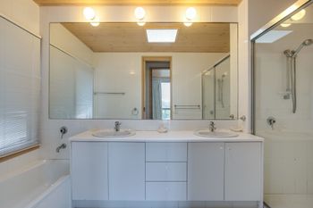 Latham Beach House - Tourism TAS 2