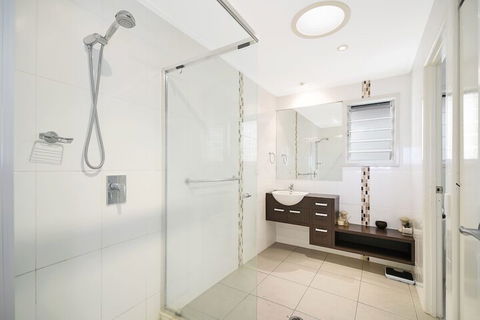 Nobs -1/44 Peregian Esplanade - Hobart Tourism 3