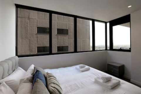 Fantastic 2BD Apt In Melbournes Southbank! - Tourism TAS 0