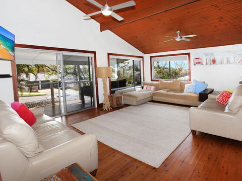 Mayfield 23 5 BDRM Home With Pool - Tourism TAS 4