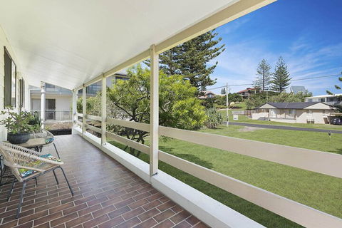 Baileys Beach House - Hobart Tourism 4