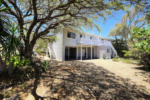 Piccolo Peregian - Pet Friendly- Peregian Beach, QLD - Hobart Tourism 1