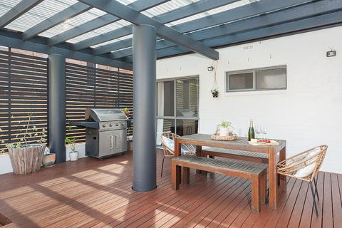 Large Family Home Bondi - Hobart Tourism 1