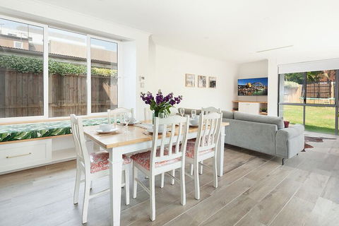 Large Family Home Bondi - Hobart Tourism 2