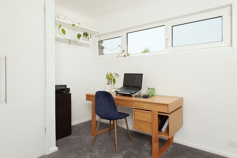 Large Family Home Bondi - Hobart Tourism 7