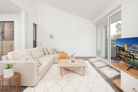 Large Family Home Bondi - Hobart Tourism 0