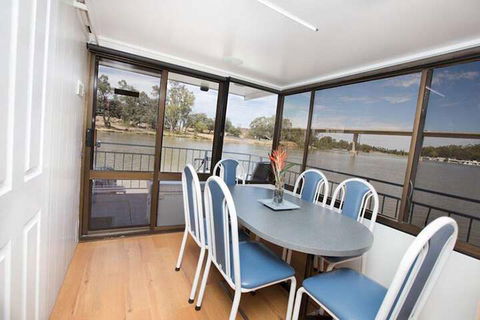 All Seasons Houseboats - Tourism TAS 5