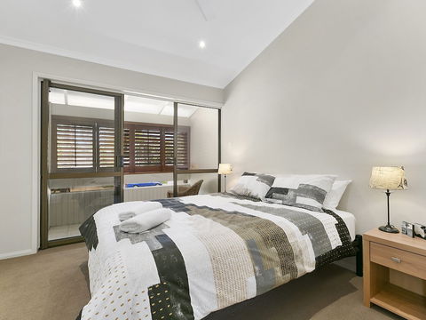 A Superb Location For Enjoying The Best Of Noosa Unit 2 / 69 Noosa Parade - Tourism TAS 2