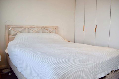 Boutique Bondi 1 Bedroom Apartment - Hobart Tourism 3