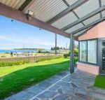 Victor Harbor Beachfront Bliss  WiFi - Tourism TAS