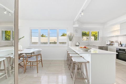 Luxury Beachside Apartment - Hobart Tourism 1