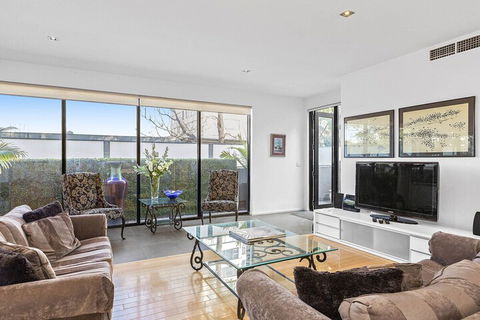 BOUTIQUE STAYS Catani Gardens - Hobart Tourism 7