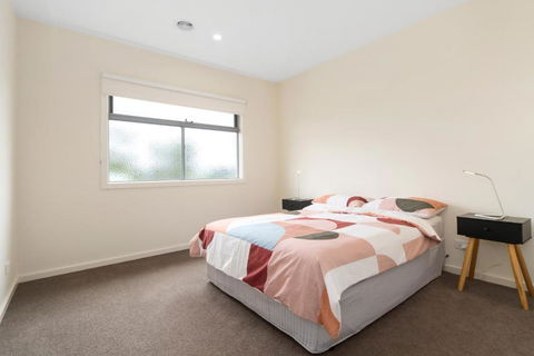Cootamundra - Hobart Tourism 5