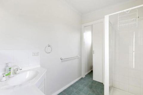 THE BEACH HIVE PET FRIENDLY (OUTSIDE ONLY) INLET SIDE - Tourism TAS 5