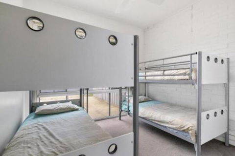 THE BEACH HIVE PET FRIENDLY (OUTSIDE ONLY) INLET SIDE - Tourism TAS 3