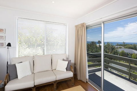Beach Cottage - Hobart Tourism 2