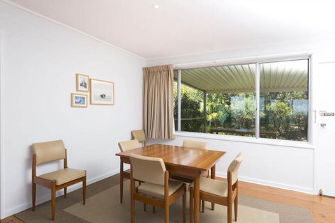 Beach Cottage - Hobart Tourism 7