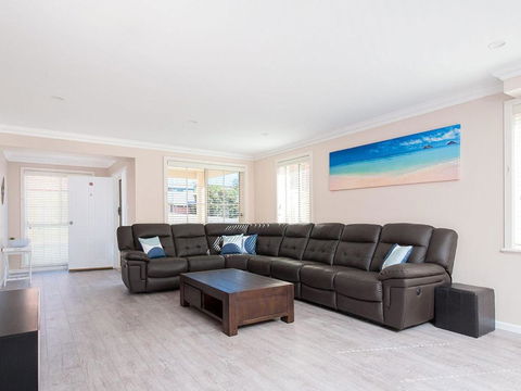 Townhouse On Tomaree 6 / 26 - Tourism TAS 4