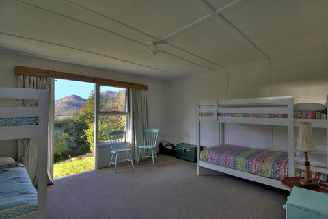 Freycinet Beachfront Retreat - Tourism TAS 4