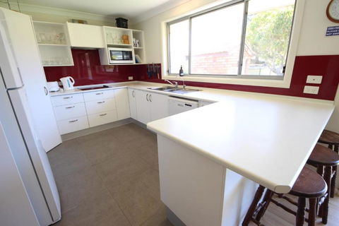Barefoot Bungalow At Hat Head - Hobart Tourism 1