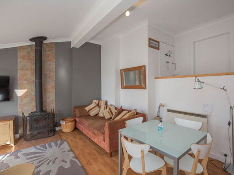 Dauphine 1 / 23 Townsend Street - Tourism TAS 2