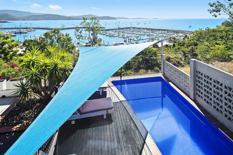 A Point Of View Airlie Beach - Tourism TAS 0